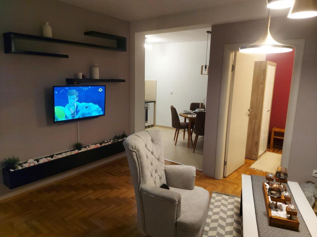 River Lux Sremska Mitrovica Exterior foto